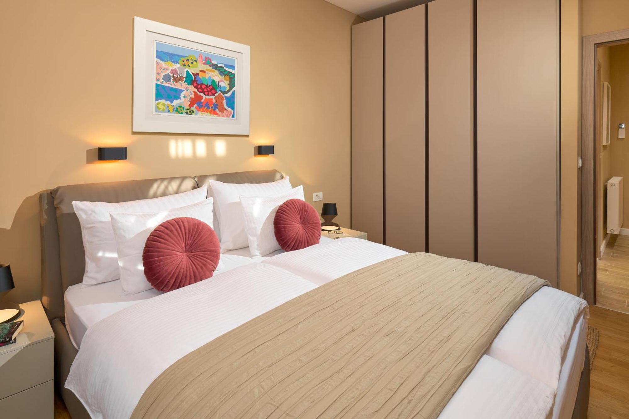 Sun Spalato Hills Bilik gambar